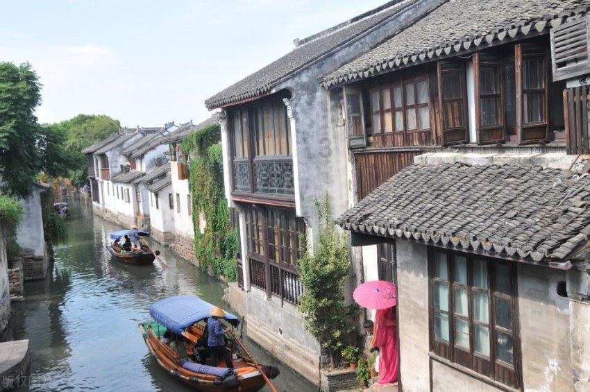 喝柠檬水的禁忌都有哪些呢？柠檬水喝多了，会不会伤害身体？